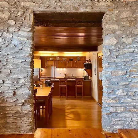 La De Llivia, Cerdanya, Puigcerda. Apartment *