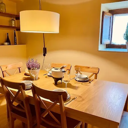 La De Llivia, Cerdanya, Puigcerda. Apartment *